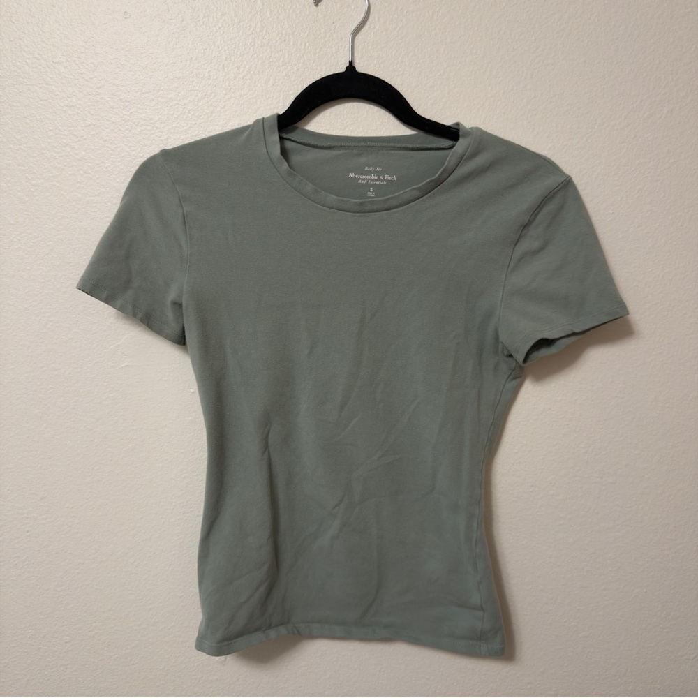 Abercrombie & Fitch Sage Green Short Sleeve Tee
